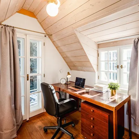 Days - Cozy House Near Castle With Desk And Balcony Σπίτι διακοπών *