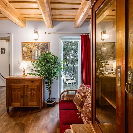 Days - Cozy House Near Castle With Desk And Balcony Σπίτι διακοπών *