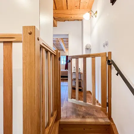 Days - Cozy House Near Castle With Desk And Balcony Πράγα