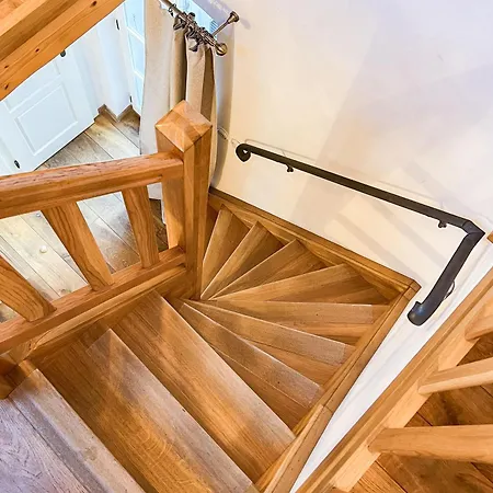 Σπίτι διακοπών Days - Cozy House Near Castle With Desk And Balcony *
