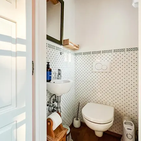 Days - Cozy House Near Castle With Desk And Balcony Πράγα